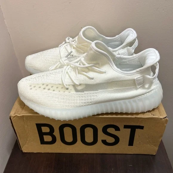 Yeezy 350 - Picture 4 of 8